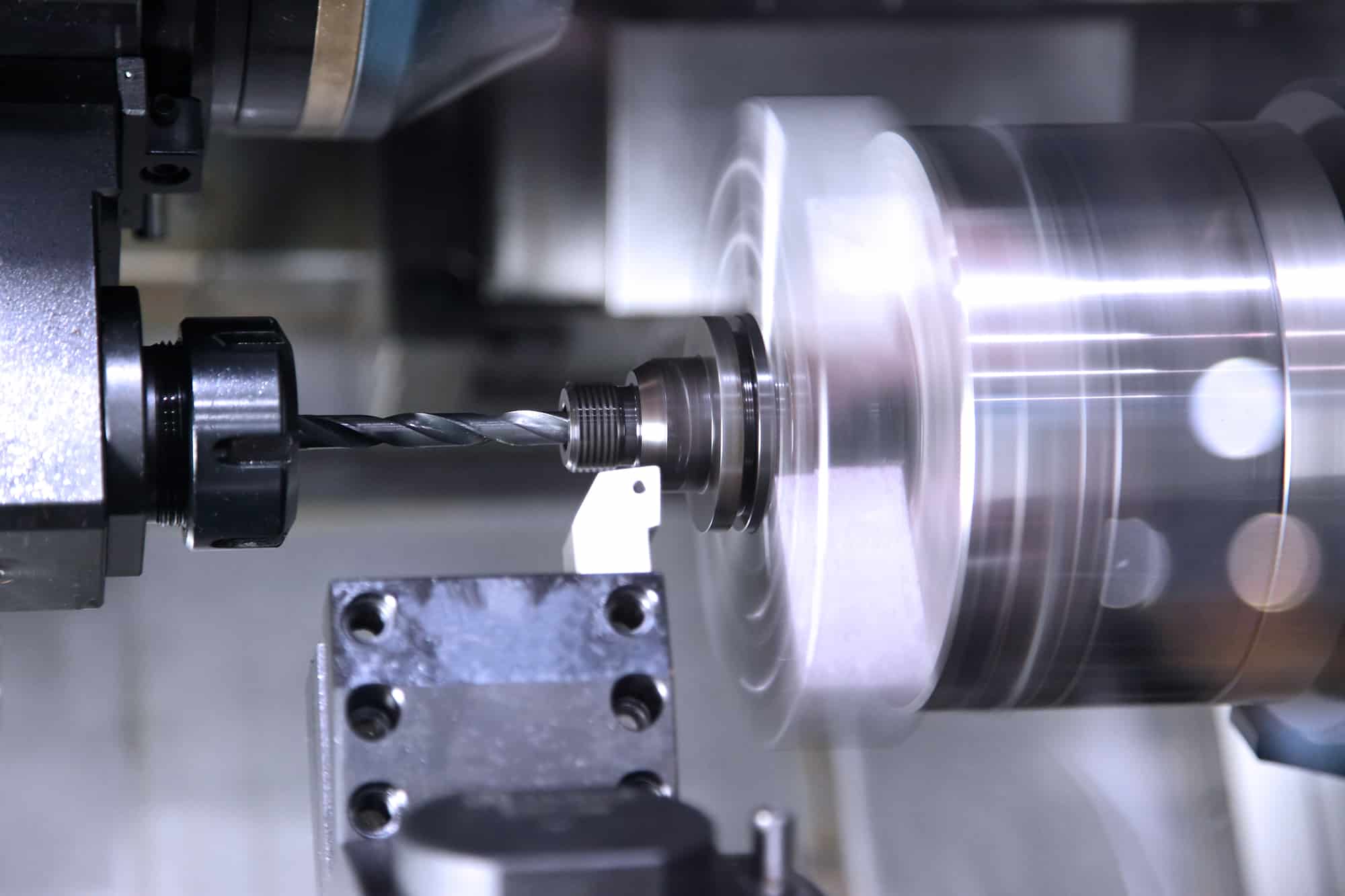 CNC machining center manufacturing precision hydraulic cylinder components